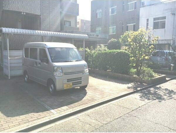 駐車場　カースペースがあります