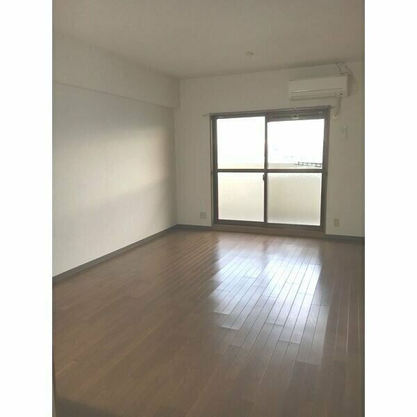 居室・リビング　ゆったりとした居間です