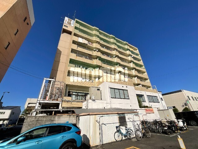 建物外観　日当たりの良い、落ち着いた色目の外観です。