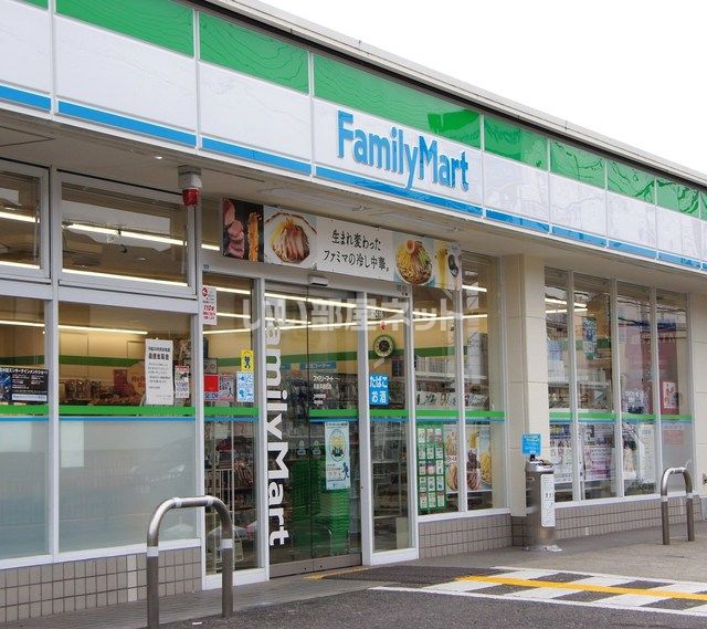 コンビニ　ファミリーマート　白山インター店（コンビニ）まで349m