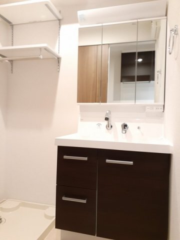 洗面設備　朝の身支度には欠かせない独立洗面化粧台