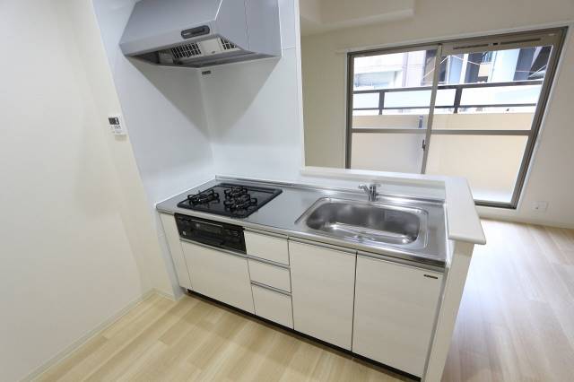 キッチン　イメージにつき実際とは異なります