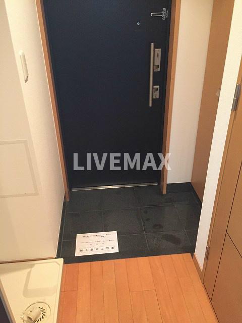 玄関　※写真は別部屋の物となります