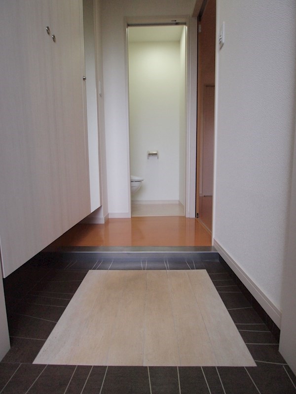 玄関　広くて快適な玄関です