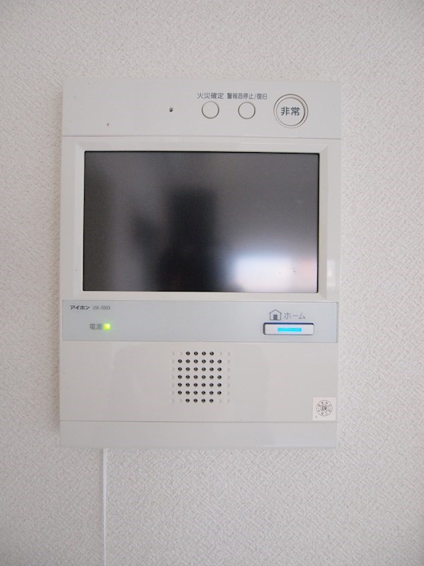 セキュリティ　TVモニタ付きのインターフォン。