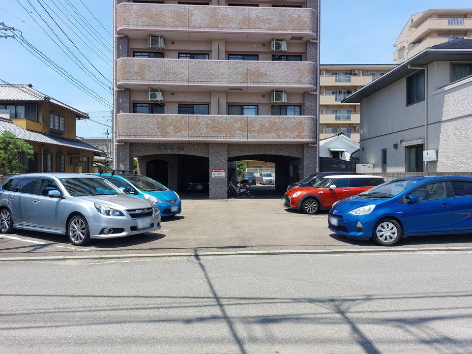 駐車場　駐車場