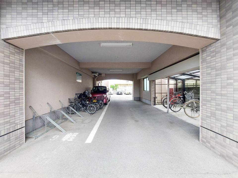 駐車場　駐輪場