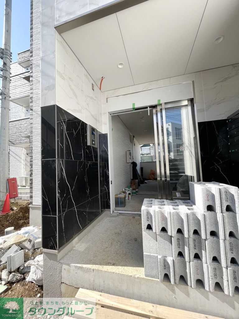 エントランス　★お部屋探しはタウンハウジング稲田堤店まで★