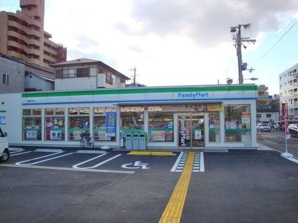 コンビニ　ファミリーマート横堤四丁目店（コンビニ）まで65m