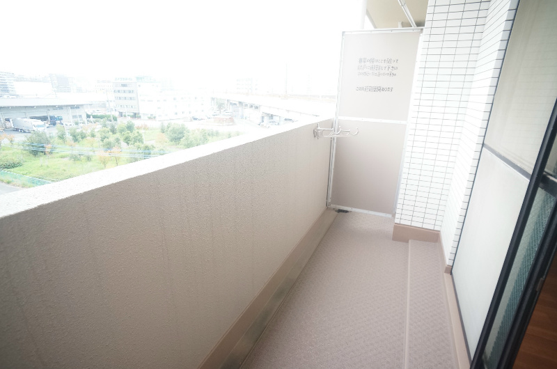 バルコニー　幅広のバルコニーです。