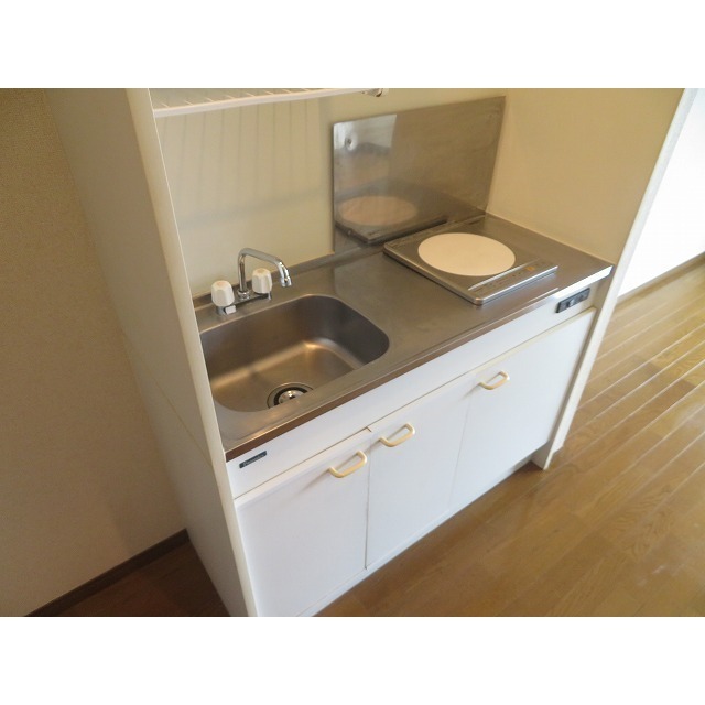 キッチン　コンパクトなキッチンで掃除もラクラク