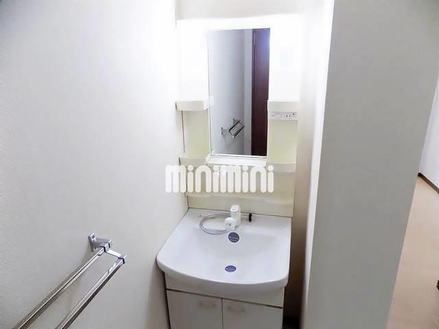 洗面設備　洗髪洗面化粧台で朝の身支度らくらく