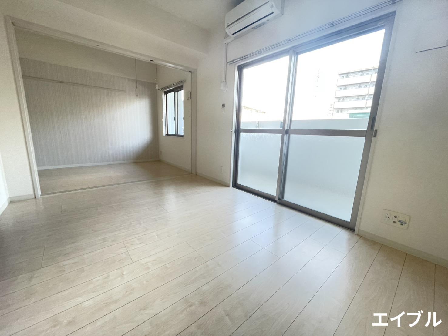 居室・リビング　同タイプの別のお部屋の写真です。