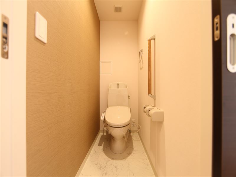 トイレ　イメージ　温水洗浄便座