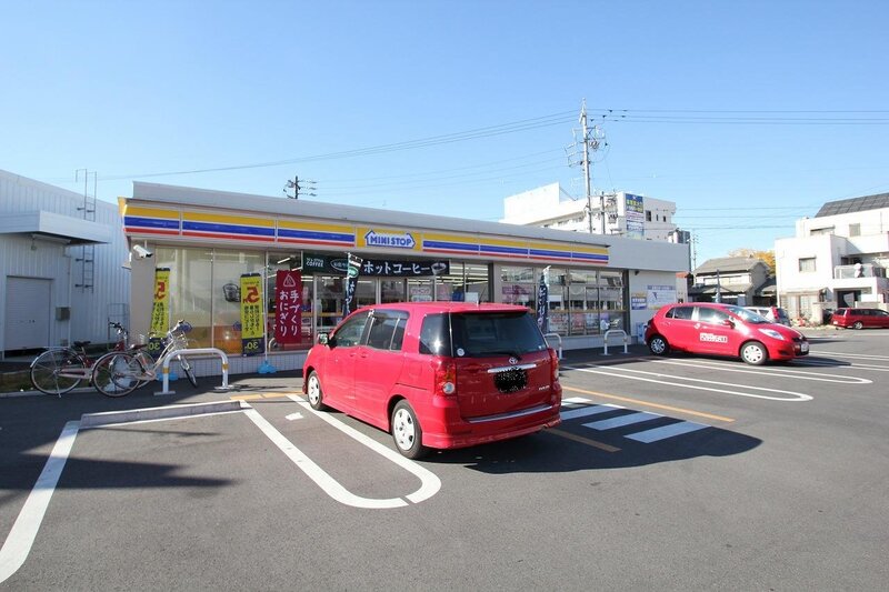 コンビニ　ミニストップ名古屋小塚店（コンビニ）まで142m