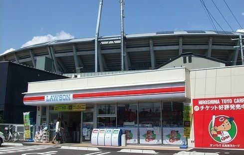 コンビニ　ローソン（コンビニ）まで650m