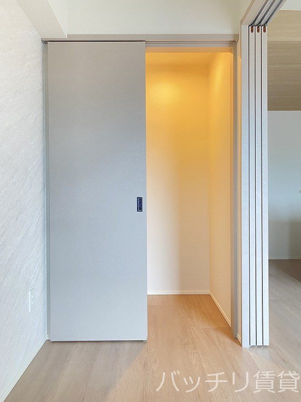 収納　同型タイプの為現状優先