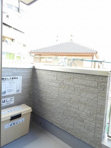 バルコニー　お洗濯にも便利なバルコニー付き