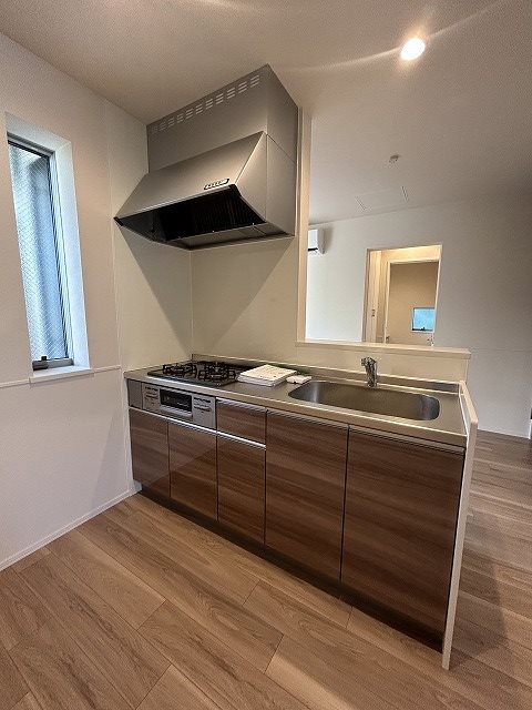 キッチン　※同タイプの別部屋のお写真です。