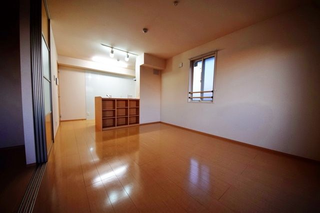 その他部屋・スペース　開放的なリビングです♪