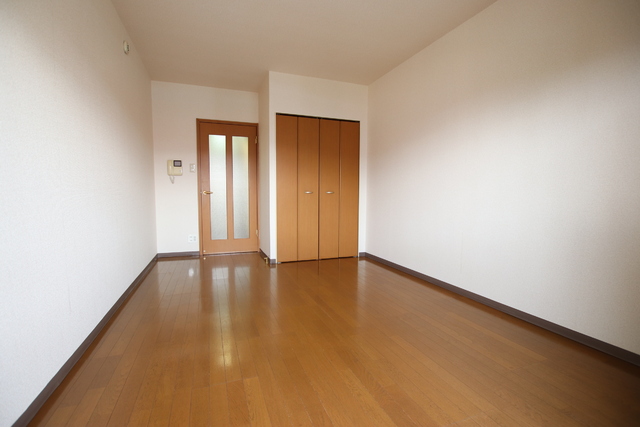 その他部屋・スペース　クローゼット収納やエアコン付きです♪