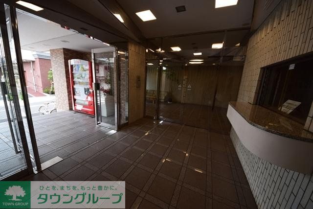 エントランス　★★大通り沿いのオートロック付き物件です★★