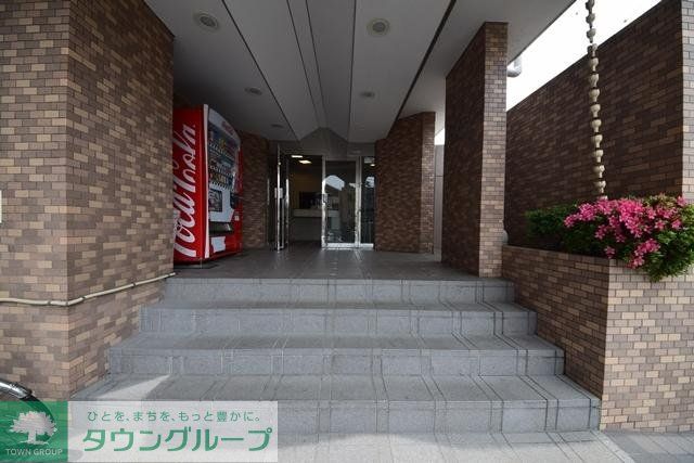 エントランス　★★大通り沿いのオートロック付き物件です★★