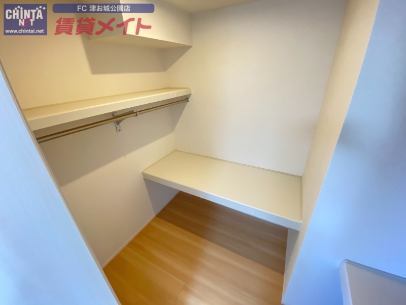 収納　同タイプ反転写真