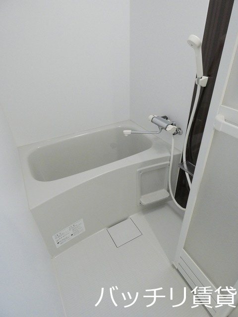 バス・シャワールーム　同型タイプの為、現状を優先致します。