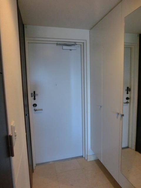 玄関　大きな下駄箱付の玄関