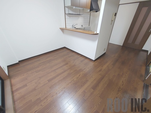 居室・リビング　写真は反転のお部屋です