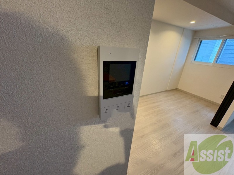 セキュリティ　ＴＶモニター付インターホンです。来客者の顔が見えるので安心！