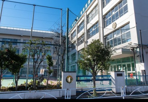 小学校　外手小学校（小学校）まで592m