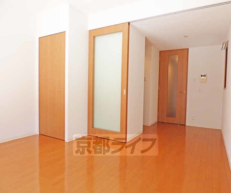 居室・リビング　広々とした室内です。