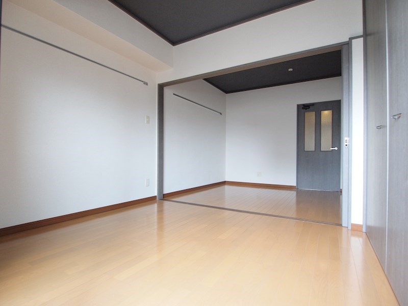 その他部屋・スペース　窓が大きいのでお部屋が明るいです。