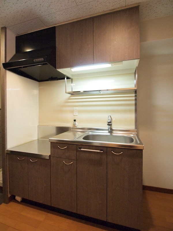 キッチン　キッチンシンクが広くお料理がしやすいです。