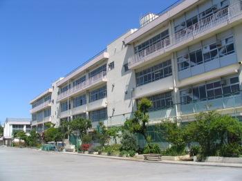 中学校　板橋区立高島第一中学校（中学校）まで502m