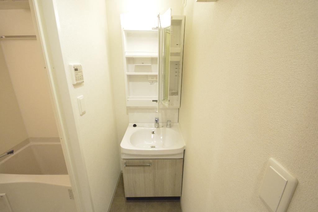 洗面設備　洗髪洗面化粧台