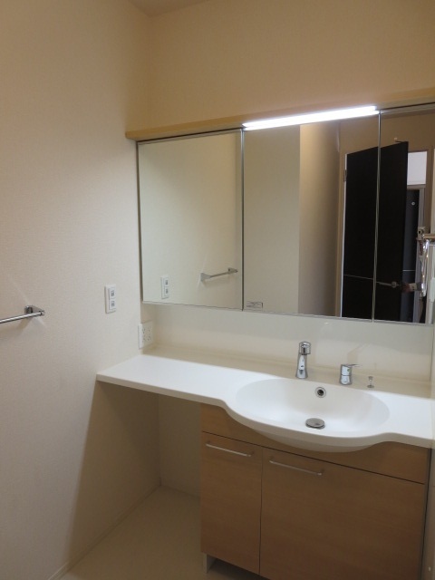 洗面設備　１０２号室の写真を利用