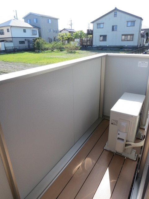 バルコニー　１０２号室の写真を利用