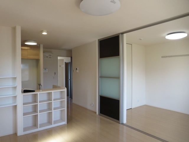 居室・リビング　１０２号室の写真を利用