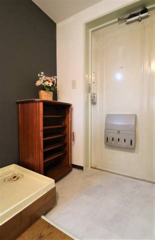 玄関　靴はこちらへ