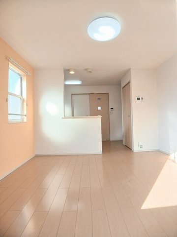 居室・リビング　使いやすい居間です