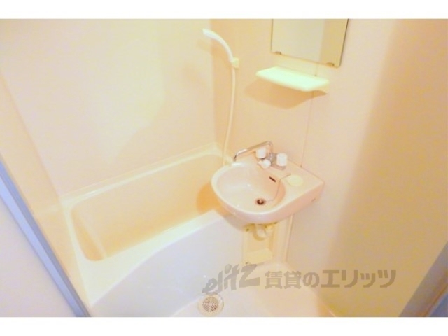 バス・シャワールーム　バス