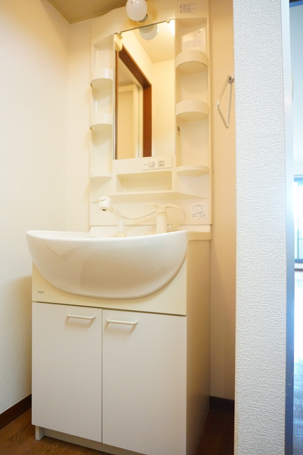 洗面設備　独立洗面台なら落ち着いて身支度ができます☆