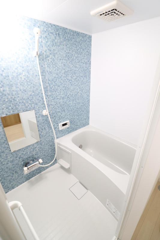 バス・シャワールーム　１　追い焚き機能付きの浴室