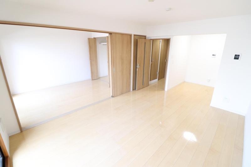 居室・リビング　１　リビング12.1帖