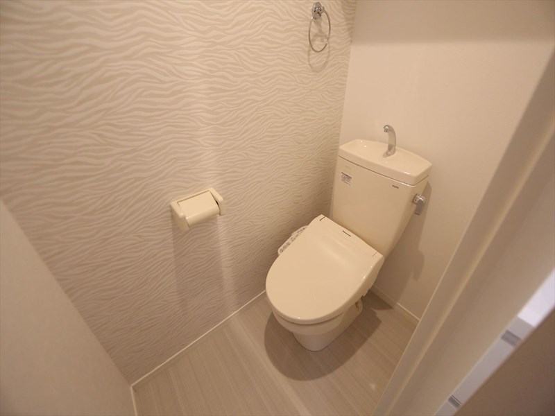 トイレ　温水洗浄暖房便座付トイレ