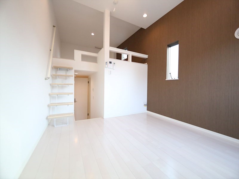 居室・リビング　洋室6帖　ロフト6帖（収納にも寝室にも使用できます）