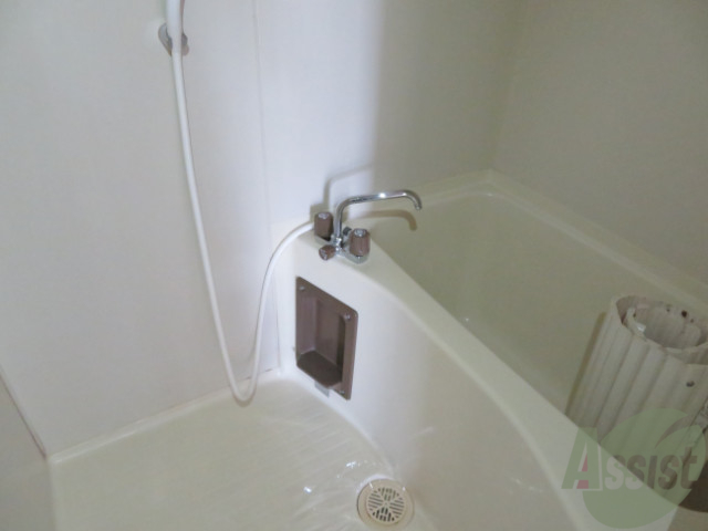 バス・シャワールーム　バスルームはこちらです。一日の疲れをここで癒して下さい。